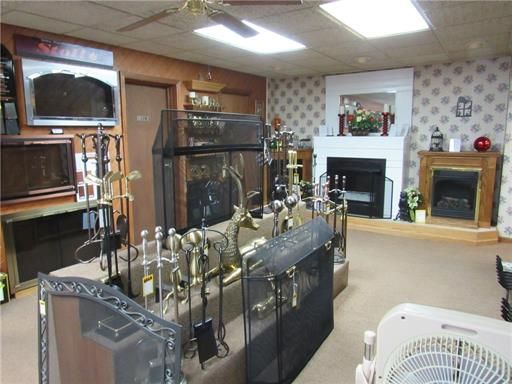 44 Main St, Englishtown, NJ 07726